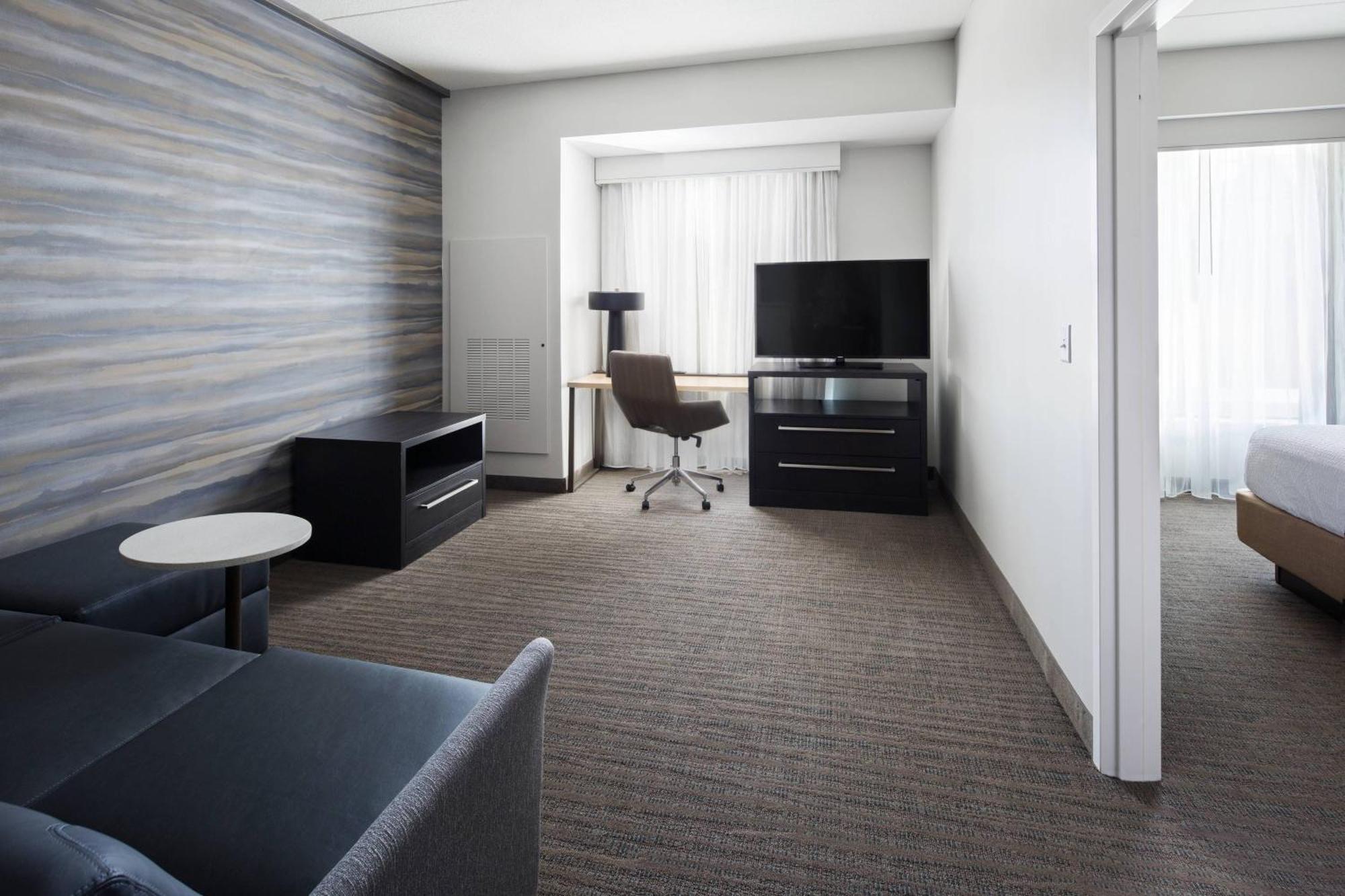 By Marriott Downtown Hotel 3*